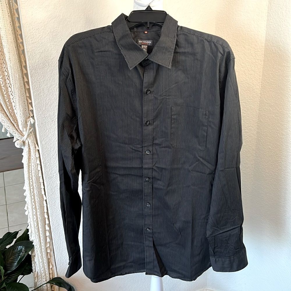 Men's Van Heusen Traveler Long Sleeve Pin Striped Button-Down Collared Shirt~ XL
